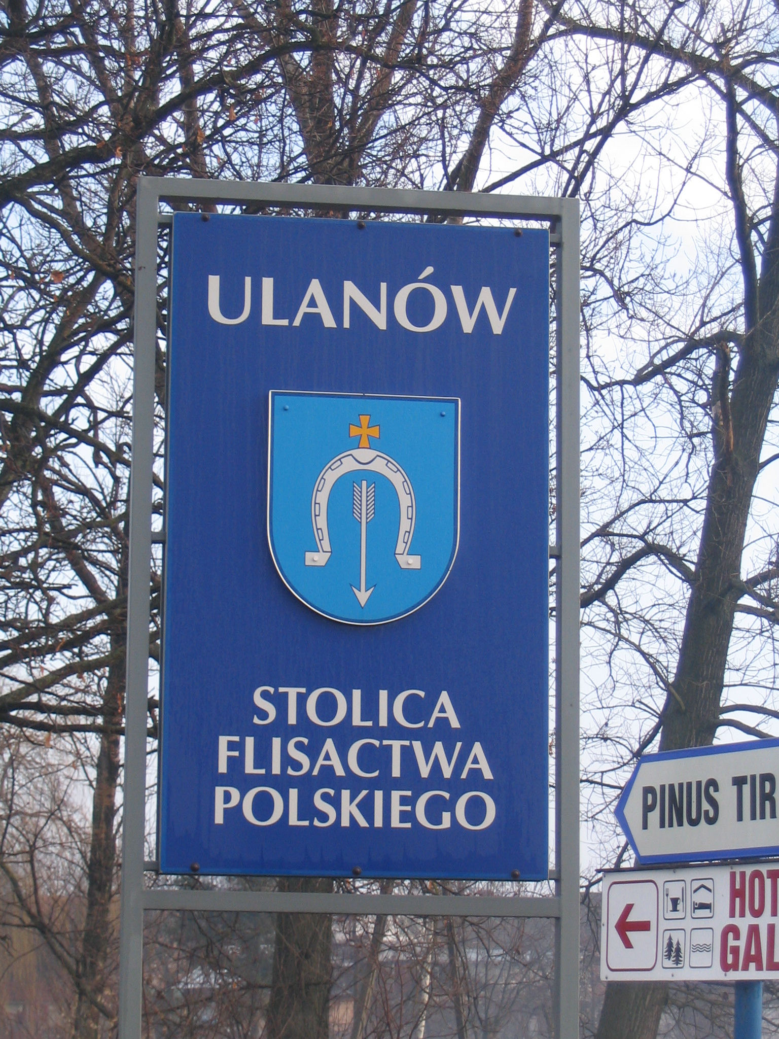 Tablica_przy_wjezdzie_do_miasta__zdj._M._Hasiak.jpg (1.13 Mb)