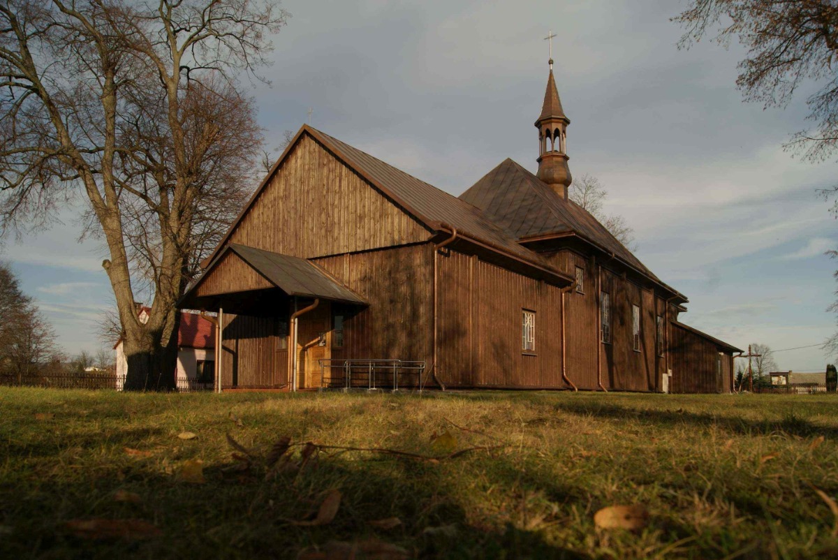 Kościół parafialny św. Marii Magdaleny w Kurzynie Średniej