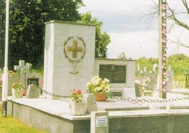 Grobowiec w Bielinach upamiętniający żołnierzy i partyzantów poległych w czasie II wojny światowej
