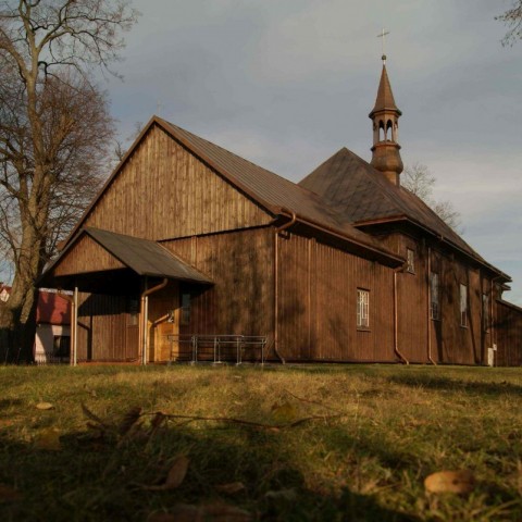 Powiększ obraz: Kościół parafialny św. Marii Magdaleny w Kurzynie Średniej 