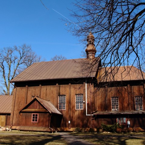 Powiększ obraz: Kościół Parafialny Św. Jana Chrzciciela i Św. Barbary w Ulanowie